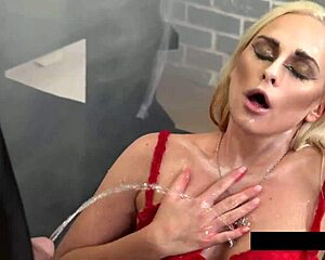 dracula seduces vinna reed with wet pussy licks and toys