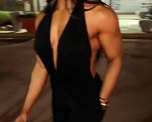 Erotic Female Bodybuilder Babe Flexes Muscles Up Close
