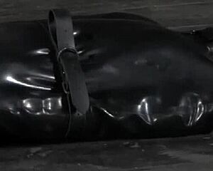 i'm punishing hung honey's wet pussy in garage so sloppy!!