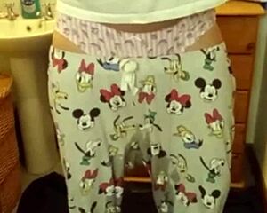 peeing right in my wet panties under skirt