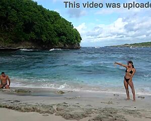 Dude that deep blowjob from beach brunette stranger got me hard already