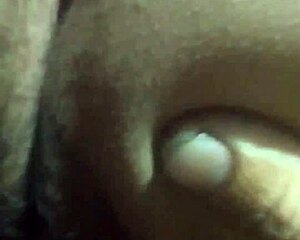 Couple's hairy pussy gapes and farts like thunder when aunt bends over