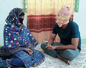 Girlfriend sneaks cucumber fuck in bedroom while alone, craving more action