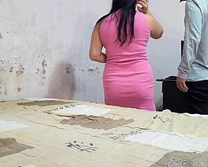 insaciável wife bangs huge cock while husband away