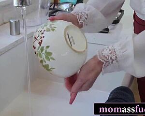 Fucking stepmom's ass drives me wild!
