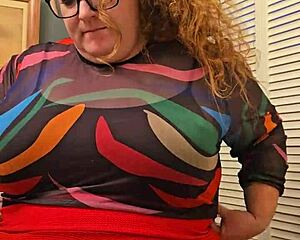 HORNY BBW SECRETARY FLASHES HUGE NATURAL TITS and FAT PANTY-CLAD ASS