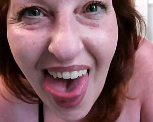 hey boyfriend far away lets have our gfe sexy time im so wet for youu 😘💦