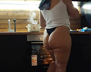 Pawg shakes fat ass seductively in kitchen