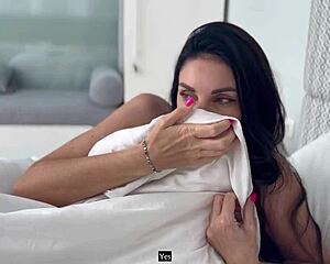 Secretary whore pays waiter with blowjob and cum facial