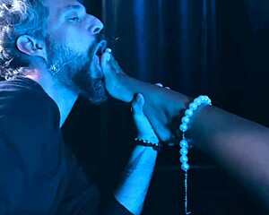 damn these latina feet toes heels need my tongue lickin suckin gaggin deepthroat domination!!