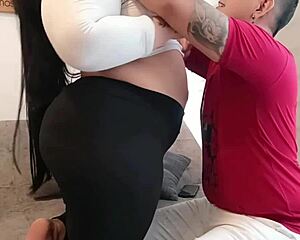 Chubby neighbor whore invites for coffee then i eat her huge juicy pussy
