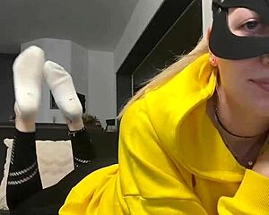 i'm hooked on her smelly barefoot nike socks dirty feet fetish