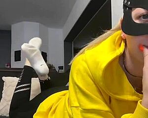 i'm hooked on her smelly barefoot nike socks dirty feet fetish