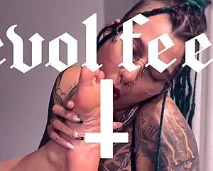 Craving those sexy latina toes leads to intense femdom sucking