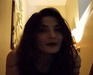 mollyjanexxx update 4 backstage as she tries explaining her housewife routine aug 15