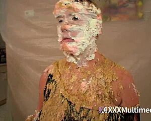 hey, these blondes are getting so wet and messy pieing faces!