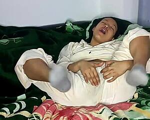 waking up horny i squirt so hard it feels amazing