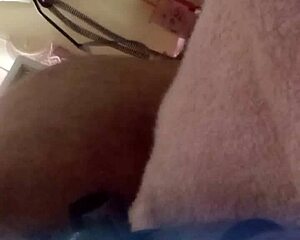 Oakfoxxyv shakes mature ass wildly with toy in update 4 action packed shaking frenzy!
