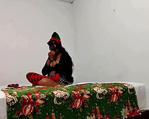 cousin buzzes her pussy deep with that vibrator