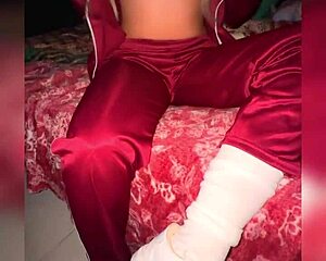 una verga taaan grande pa mi con el uniforme de deportes... chico vergón con colegiala putita mexicana