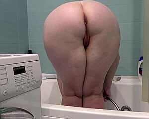 watch this busty mature milf pawg shave legs in bathroom fat ass behind scenes!