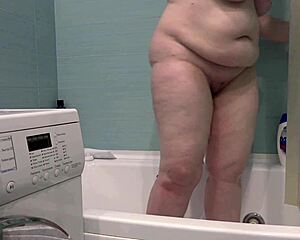 watch this busty mature milf pawg shave legs in bathroom fat ass behind scenes!