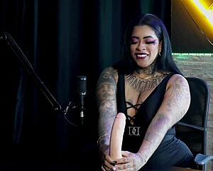 morena marcelly melo, how wet does that toy get from your sloppy deepthroat?