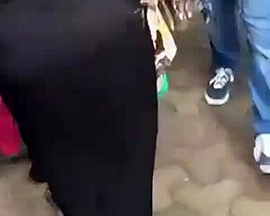 Indian woman shakes massive ass cheeks rhythmically in captivating display