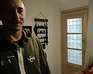 called my fave masseur and ended up taking his thick cock