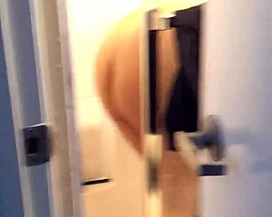i spy on chubby stepmom bathing her fat ass in shower
