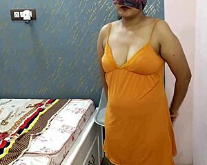 Hotel receptionist, your cock in my pregnant pussy feels amazing!