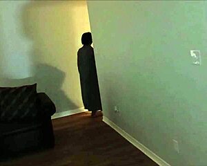i catch burglar breaking in and seduce him to worship my big ebony ass 😏🍑