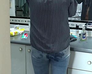 Great Cumshot Hits Stepmom's Jeans-Clad Ass From Two Angles