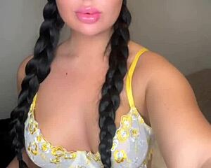 Horny British Girlfriend Squirts on Webcam Toys!