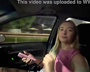 essa novinha nao perdeu tempo... caiu de boca no pau desse nego no carro!! video no red