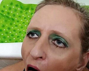 German milf prostitute sandra swallows cum after expert blowjob