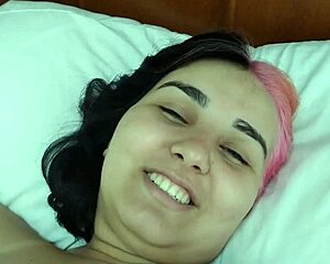 minha lindinha grávida novinha ninfeta mijando gostoso pra vocês... uau!