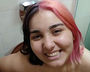 minha lindinha grávida novinha ninfeta mijando gostoso pra vocês... uau!