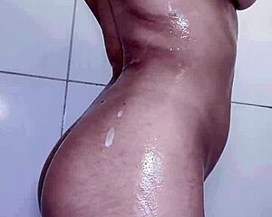 vazou na net o video intimo da novinha brunna hot tomando banho