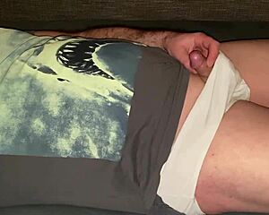Small cock sprays piss flooding wide-open jaws below