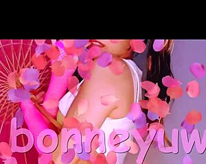 bonneyuwu shares 10 fotitos and rosa video
