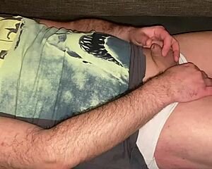 Small cock sprays piss flooding wide-open jaws below