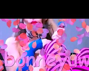 bonneyuwu shares 10 fotitos and rosa video