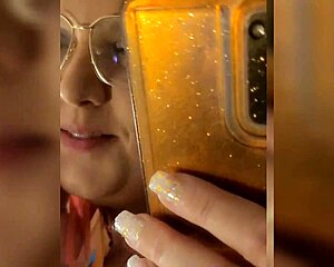 Hotwife foi sozinha na casa de swing e deixou o cuckold em casa transou com o solteiro e depois deu para o marido