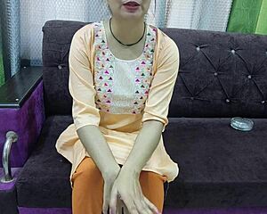 Hindi couple romance boyfriend convinces girlfriend to have first time sex with love romantic mood xxx in hindi