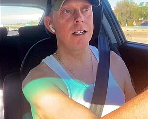 i was on grindr and this bisexual guy needed his cock sucked