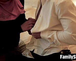 daddy pulls out his dick for horny muslim stepdaughter