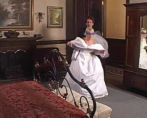 A wife gets used in kinky dp threesome