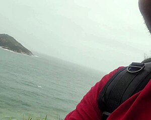 me exibindo na rua e todos olhando saindo da praia