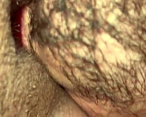 Wife lets herself be recorded as her vagina is sucked